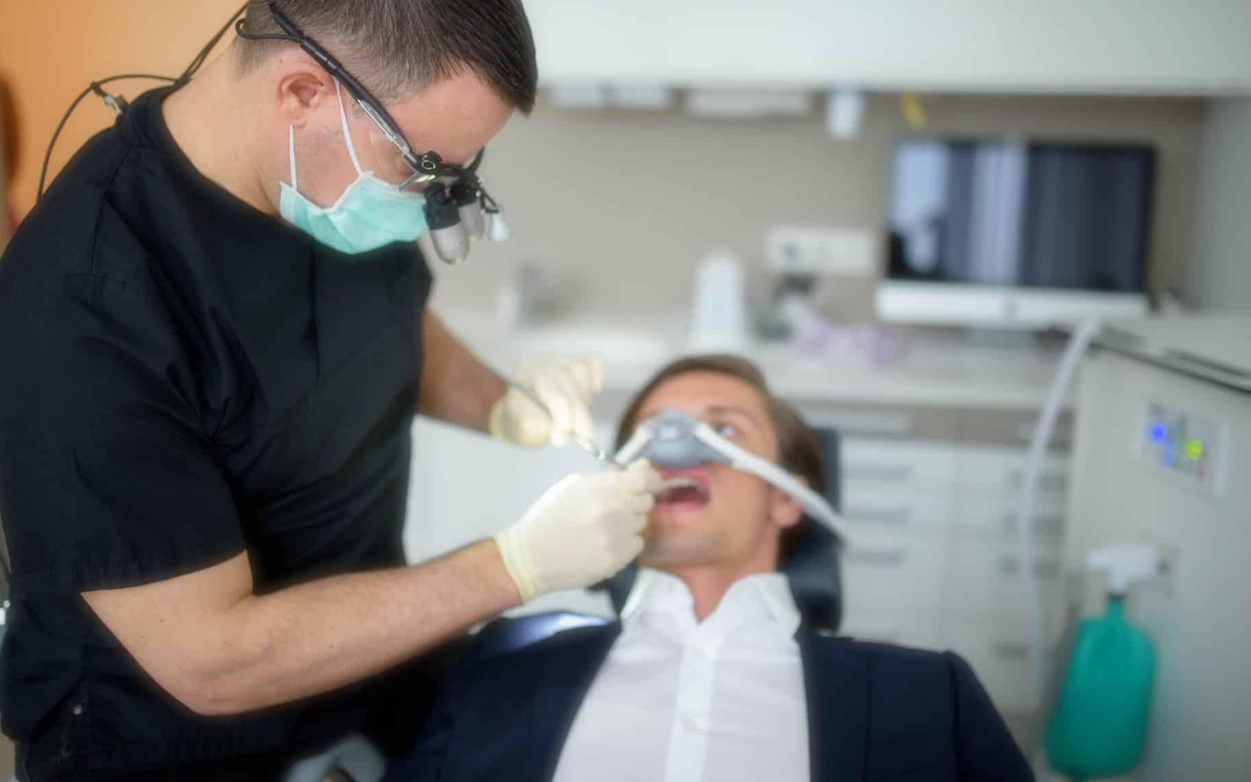 Lachgassedierung zur angstfreien Behandlung